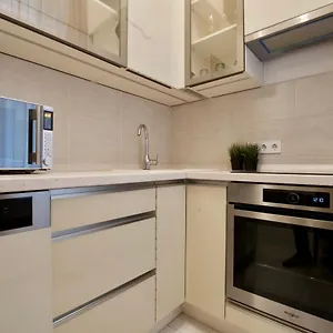 premium-apartments-by-hi5-elegant-suites.inbudapesthotels.com/