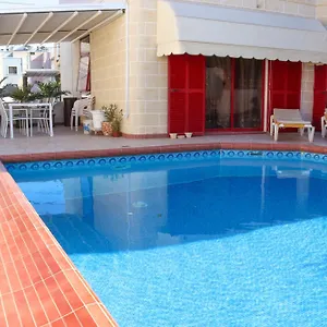 https://madonnina-homestay-saint-julians.hotelssaintjulians.com